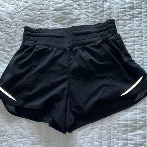 Black hotty hot lululemon shorts